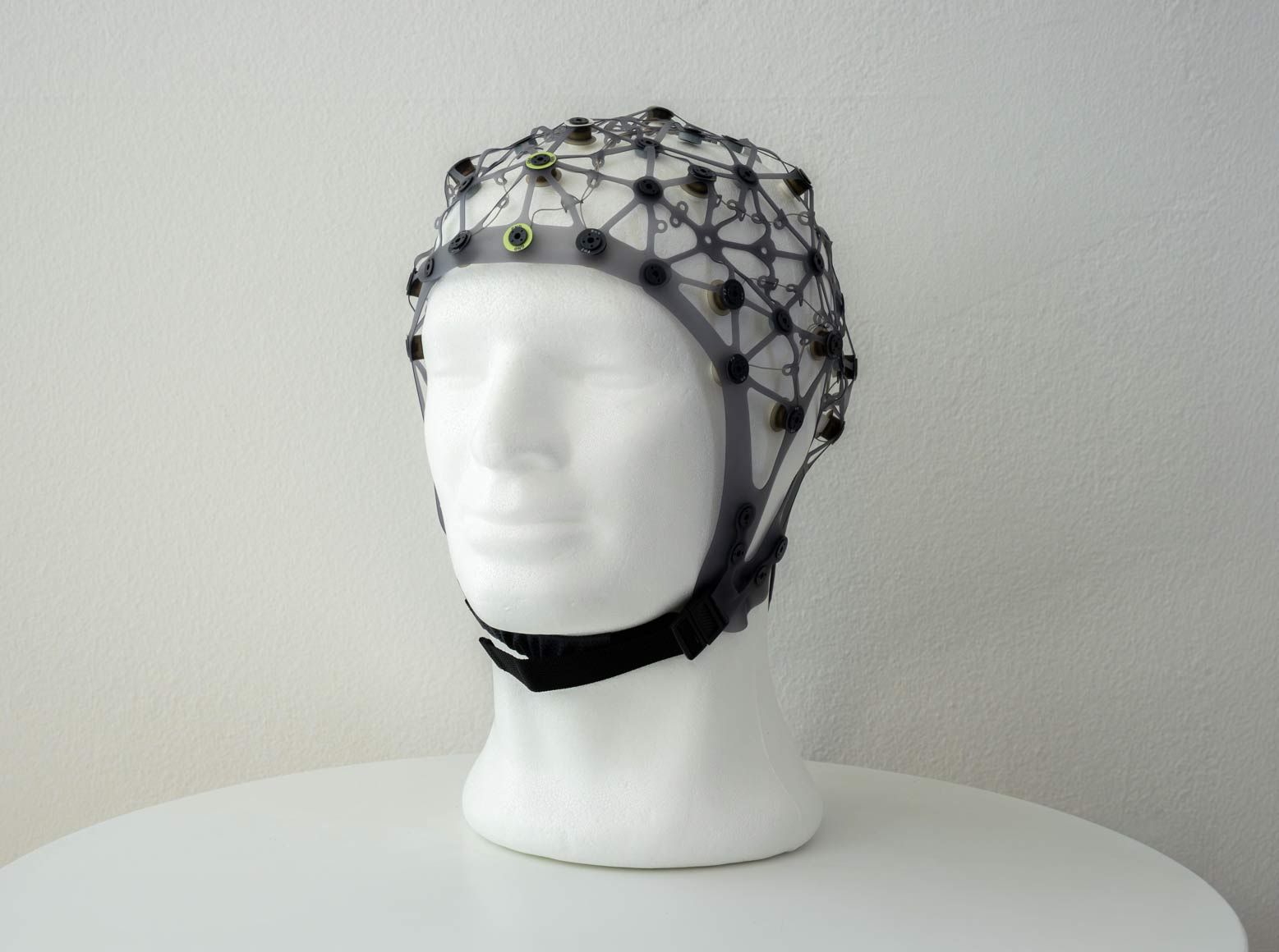 The QEEG gel-free sensor cap